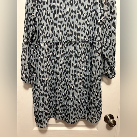 LOFT Blue Leopard Print Long Sleeve V-Neck Midi Dress women’s Petite small SP - Picture 16 of 16